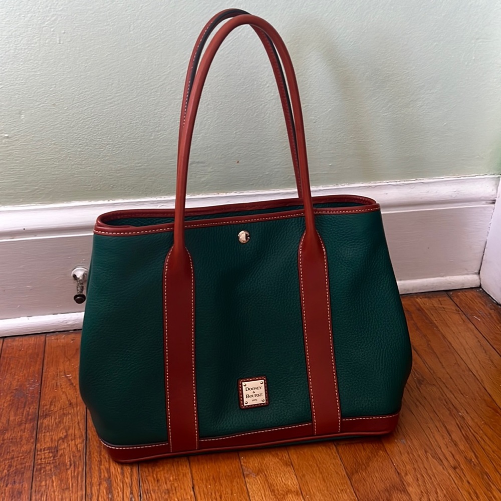 Dooney & Bourke green leather bag - medium size